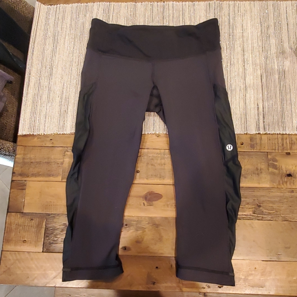 Lululemon capri with pockets
